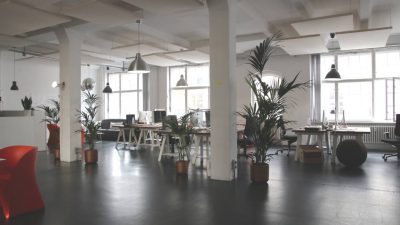 The Best Materials for a Clean Workspace